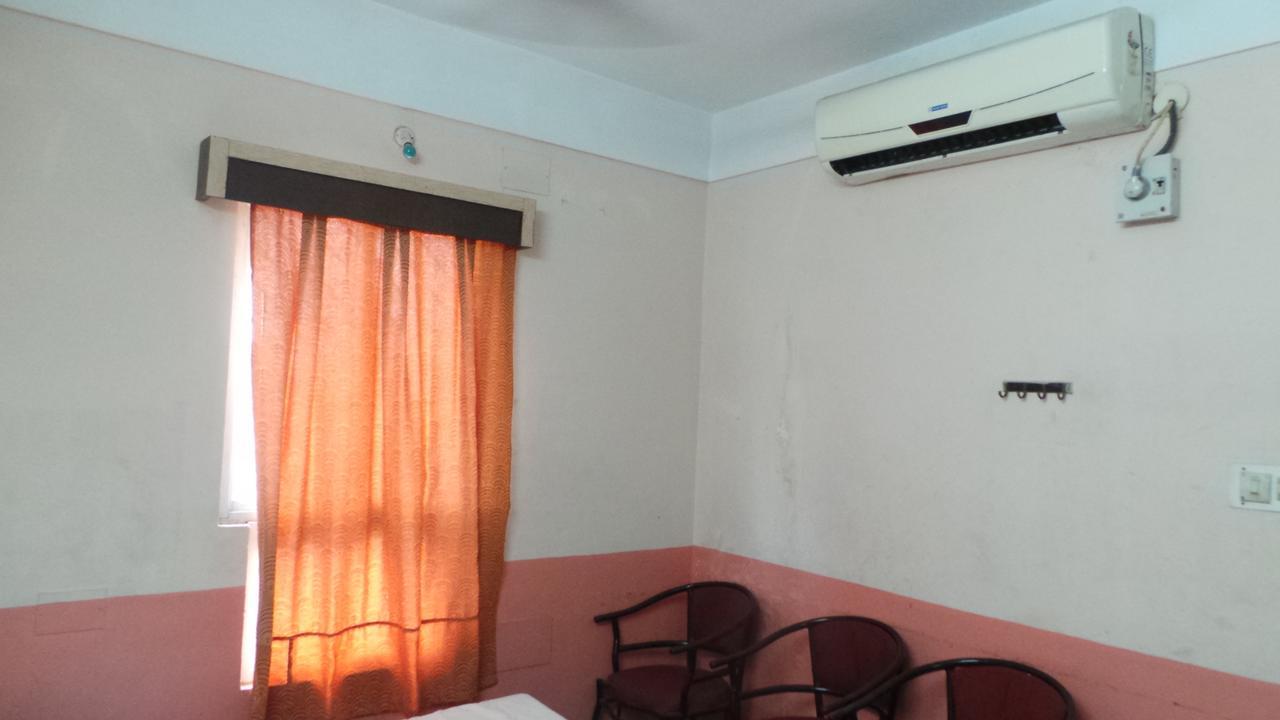 M.P.M. Guest House Pondicherry Bagian luar foto