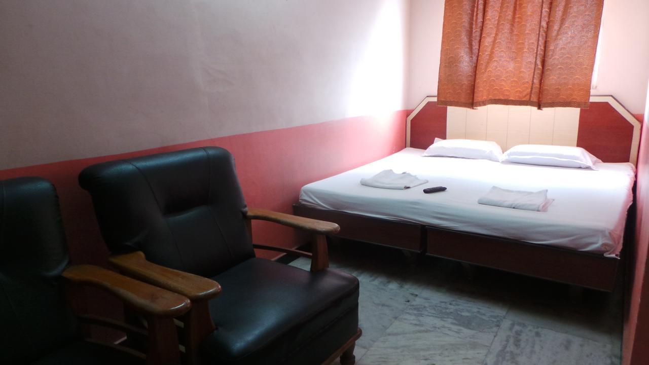 M.P.M. Guest House Pondicherry Bagian luar foto
