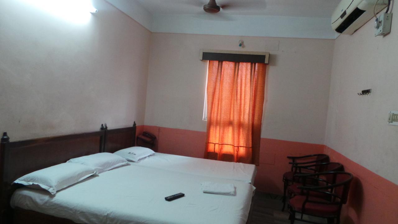 M.P.M. Guest House Pondicherry Bagian luar foto