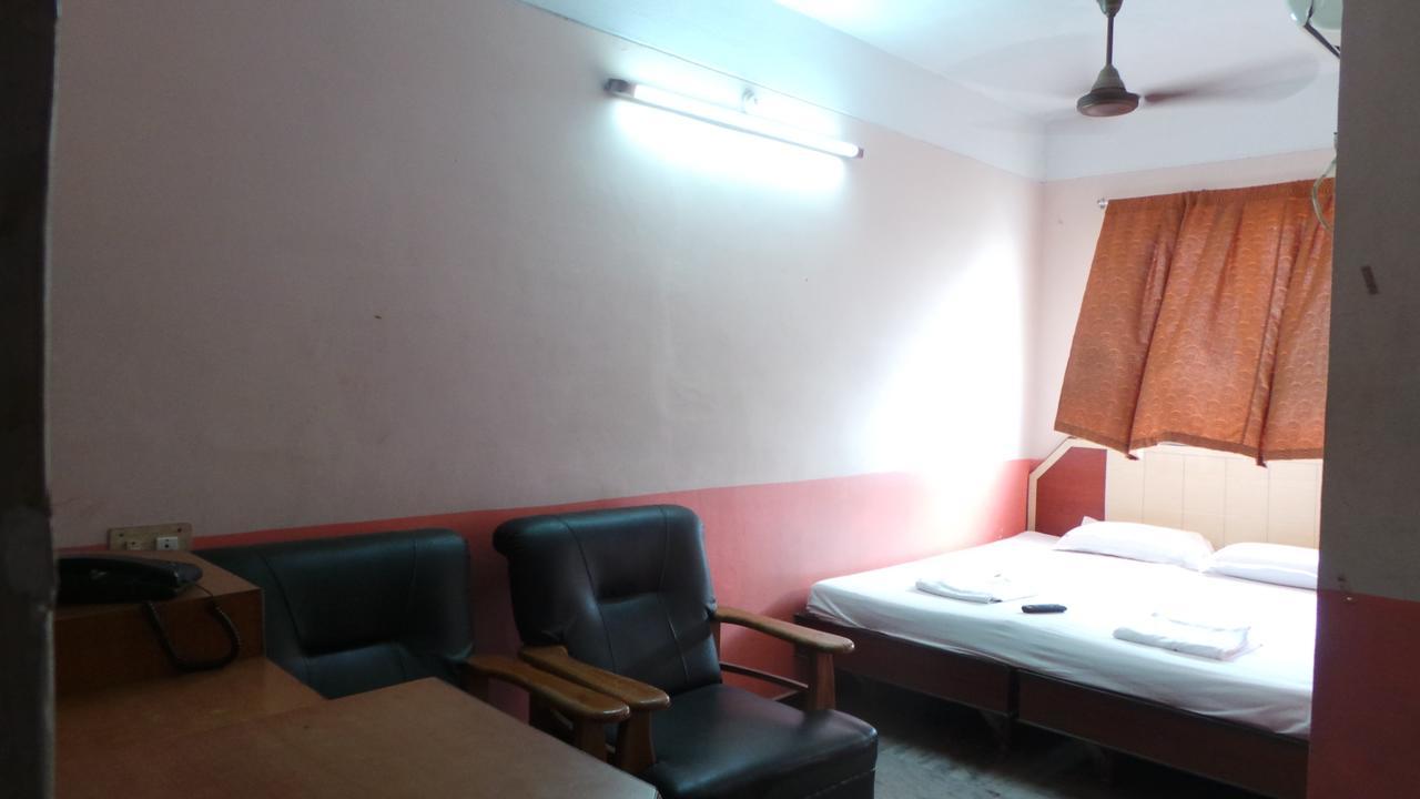 M.P.M. Guest House Pondicherry Bagian luar foto