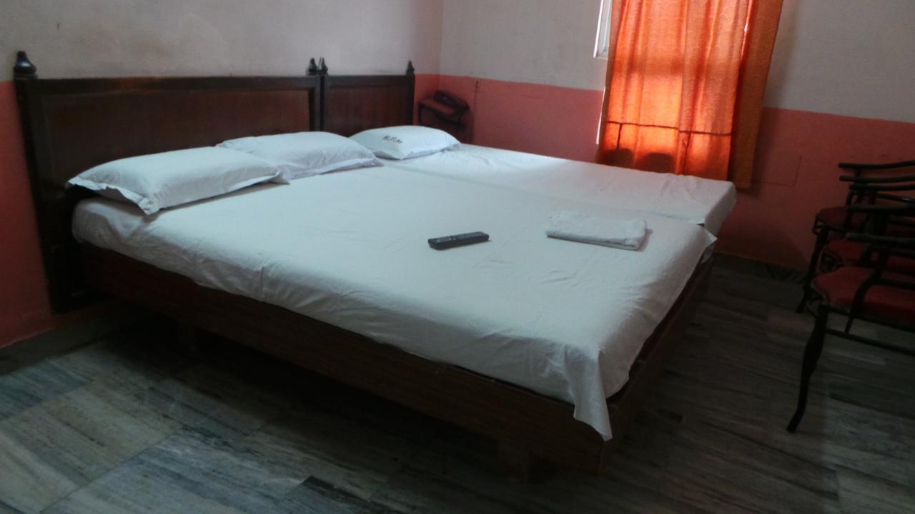 M.P.M. Guest House Pondicherry Bagian luar foto